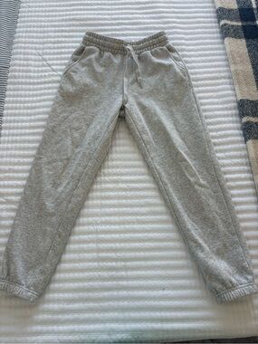 Fabletics Kids Light Gray Fleece Joggers